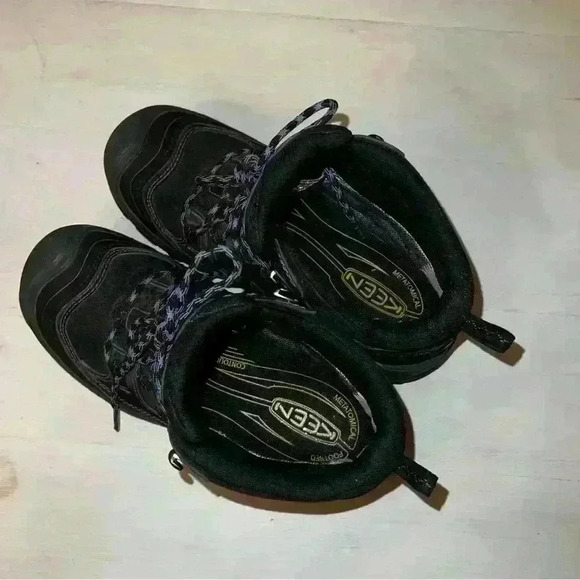 Keen Black Lace Up Boots - Picture 4 of 9